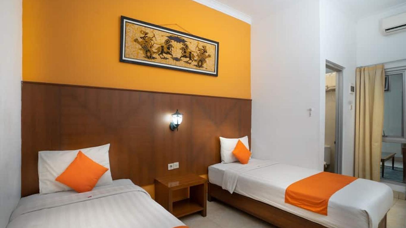 Hotel Poncowinatan - Tugu