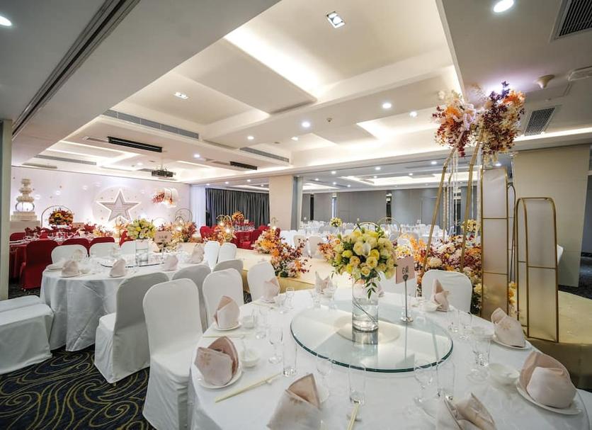Banquet hall Photo