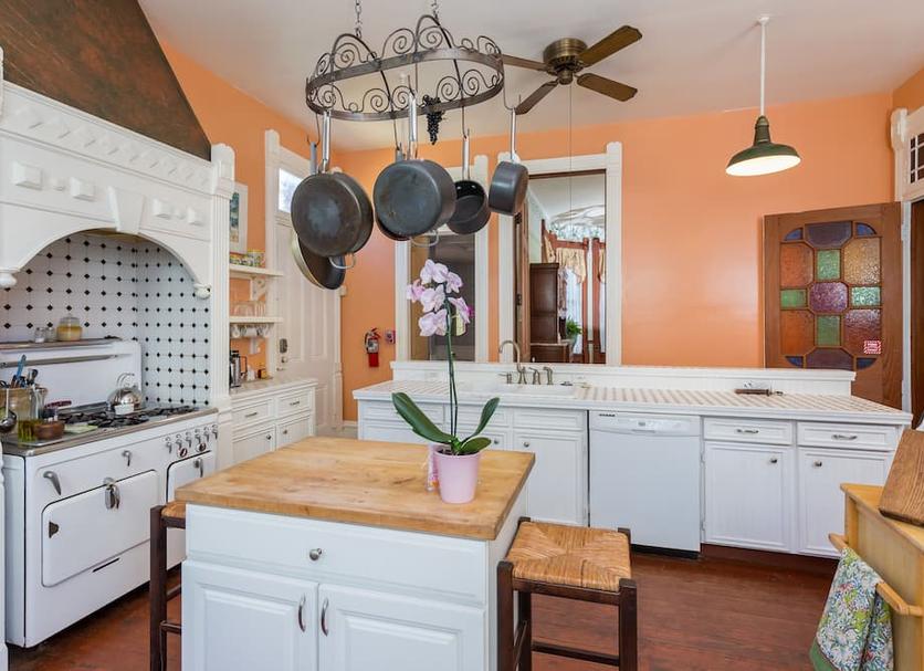 Kitchen Photo