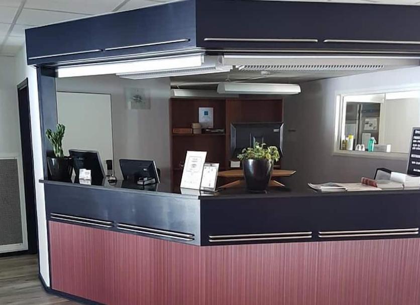 Front desk Photo