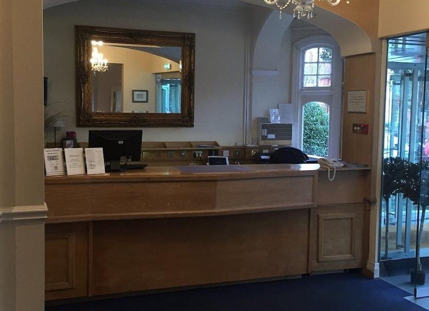Front desk Photo