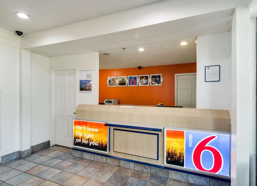 Front desk Photo