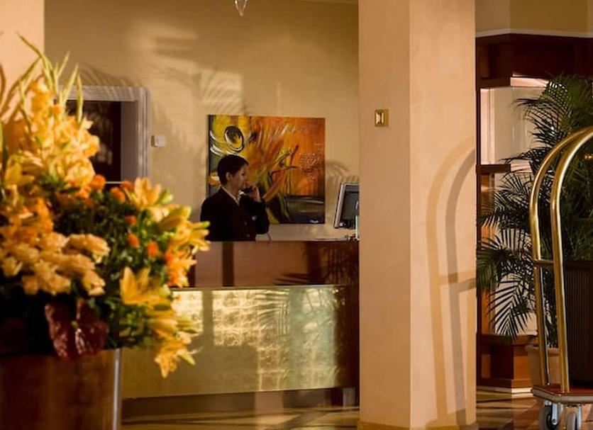 Front desk Photo