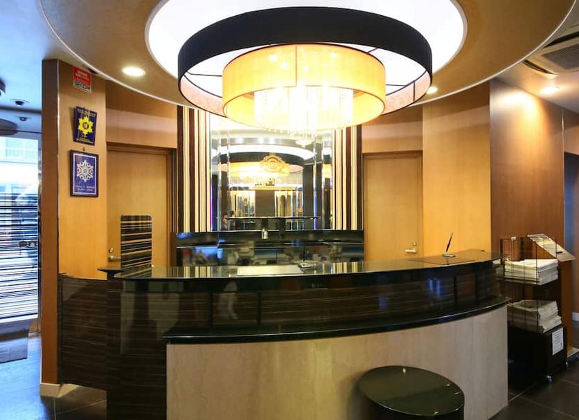Front desk Photo