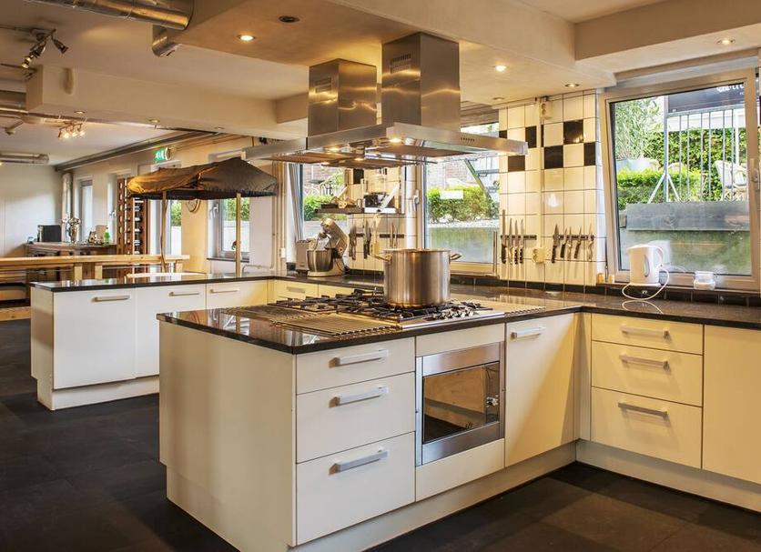 Kitchen Photo