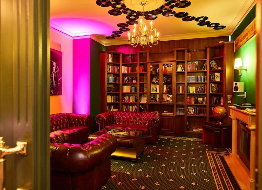 Lounge Photo