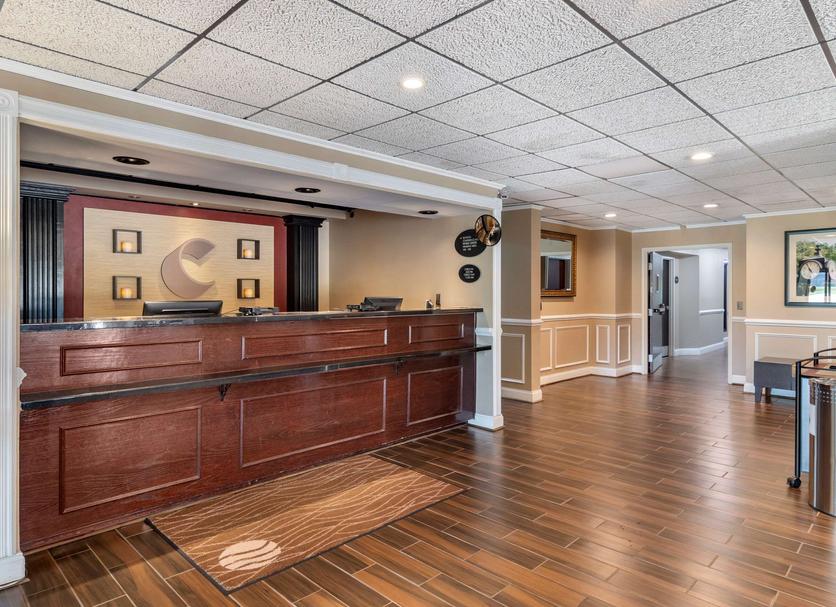 Front desk Photo
