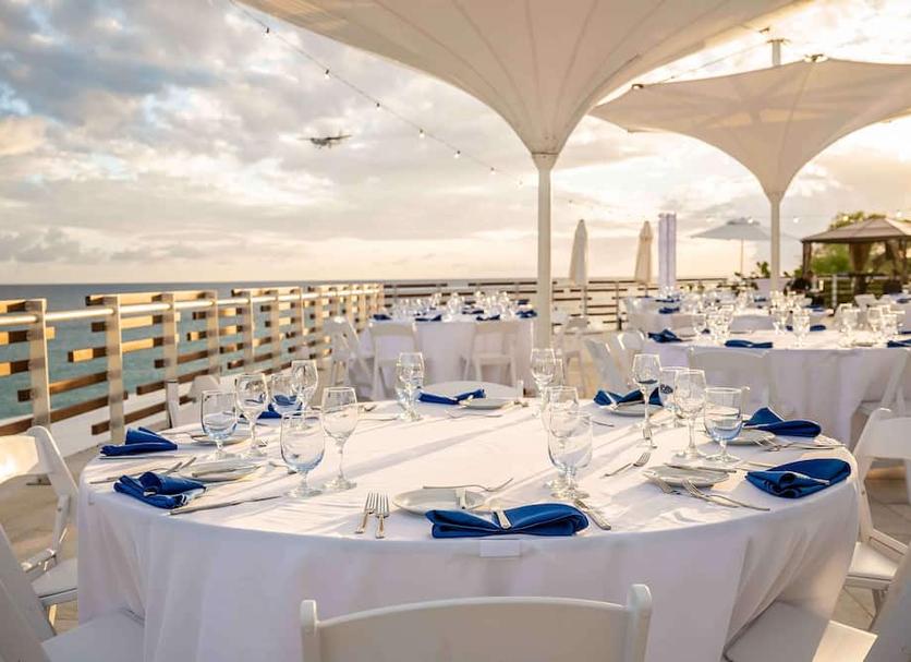 Banquet hall Photo