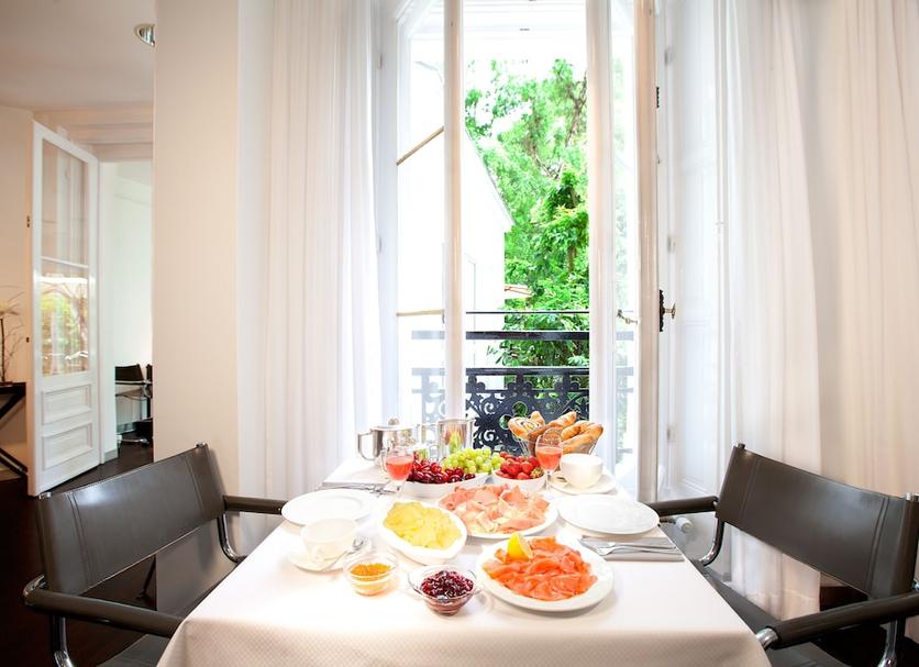 Dining room Photo