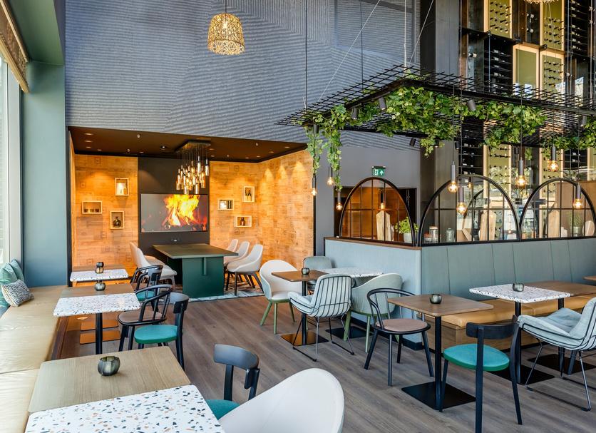 Restaurant Photo