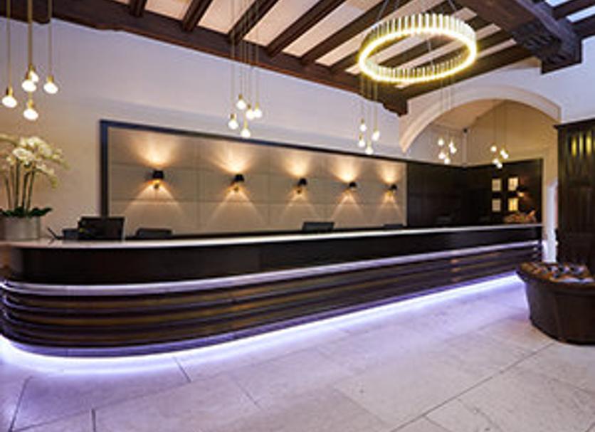 Front desk Photo
