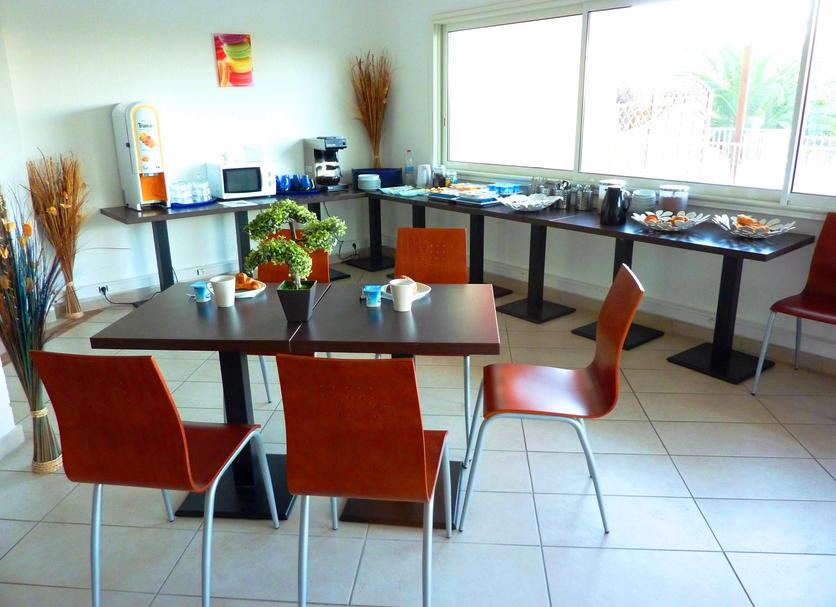 Dining room Photo