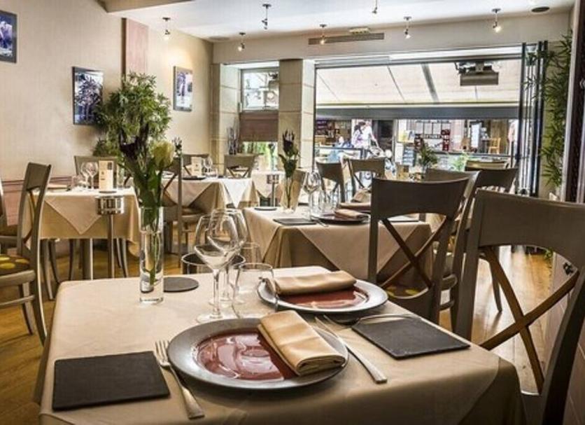 Restaurant Photo