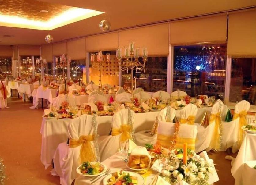 Banquet hall Photo