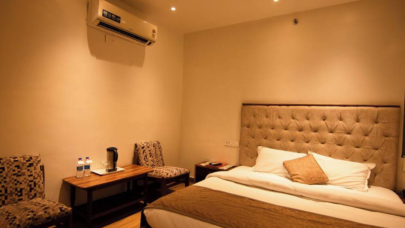 Jullundur Hotel & Restaurant