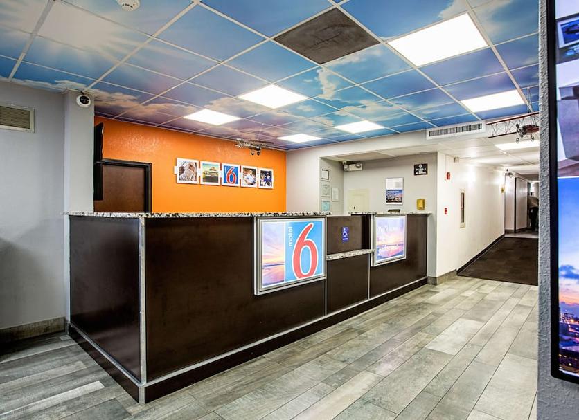 Front desk Photo