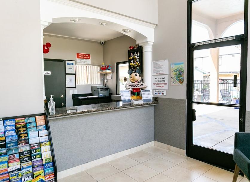 Front desk Photo