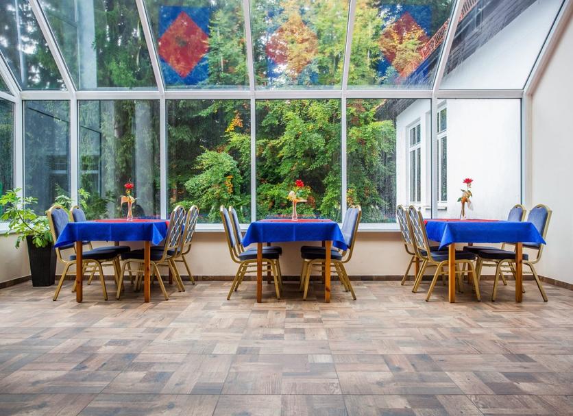 Dining room Photo