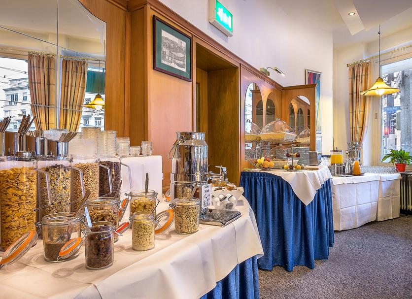 Buffet Photo