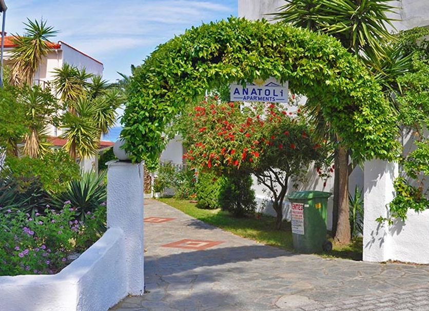 Hotel entrance Photo