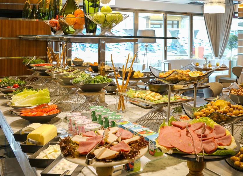 Buffet Photo