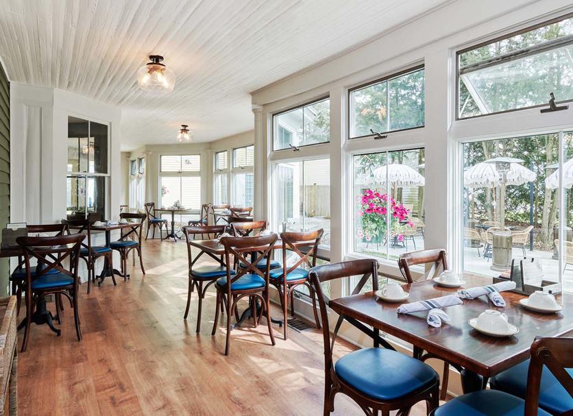 Dining room Photo