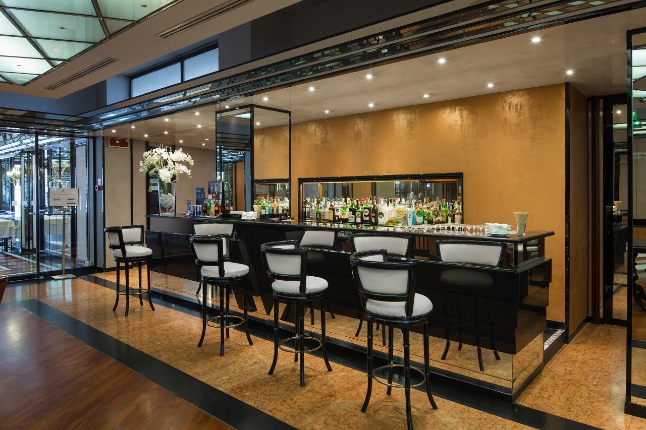 Bar Photo