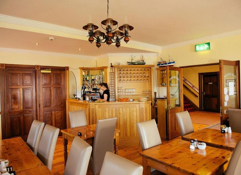 Dining room Photo