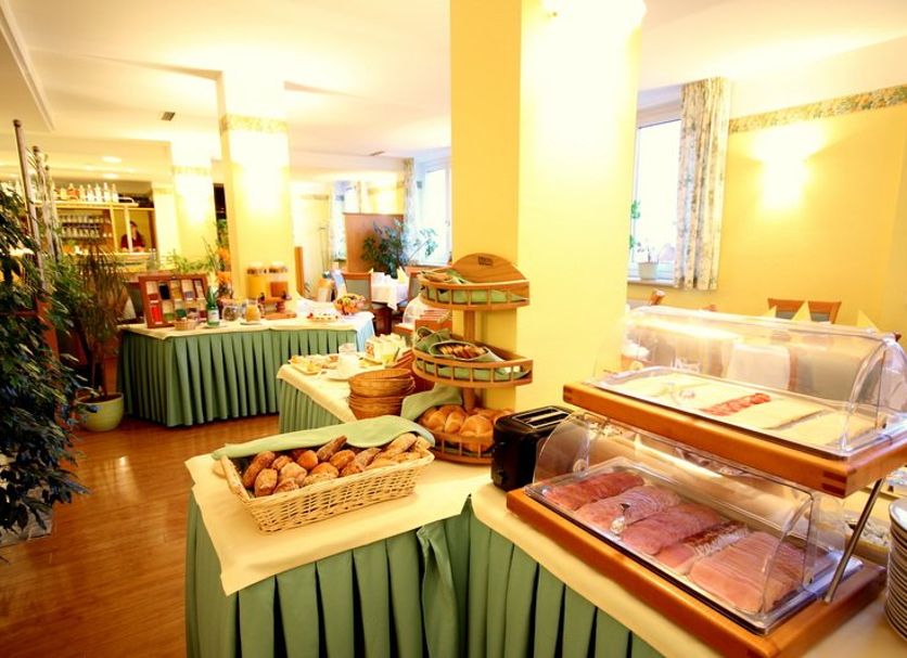 Buffet Photo