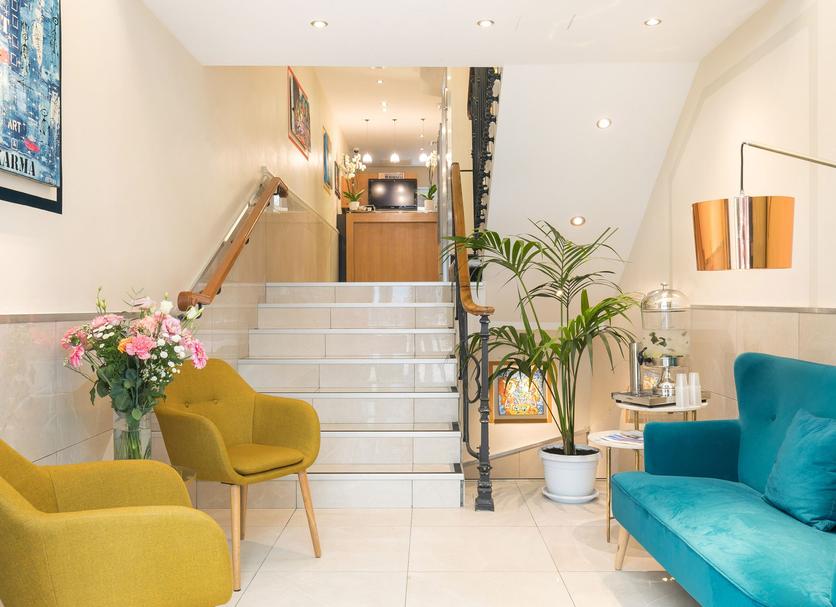 Hotel entrance Photo