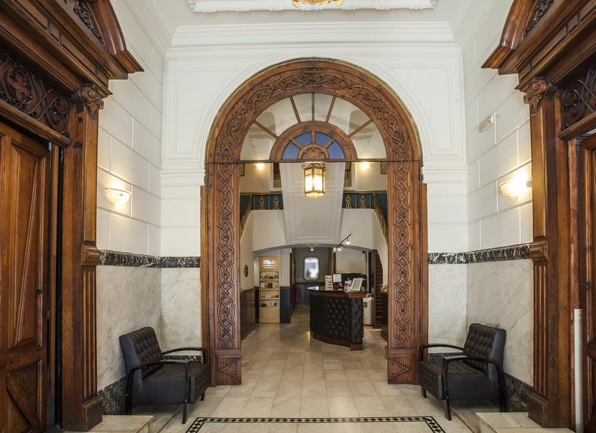 Front desk Photo