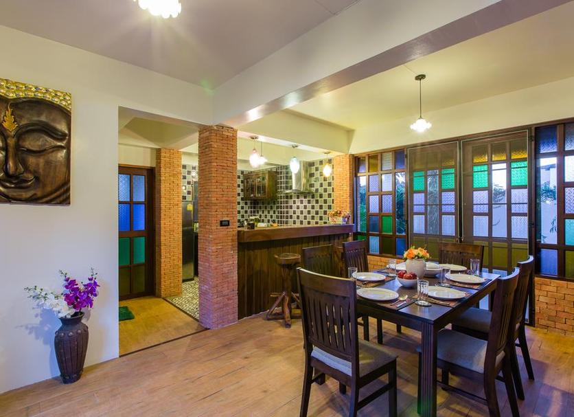 Dining room Photo