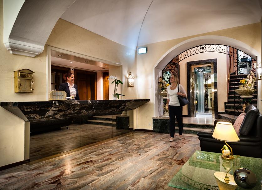 Front desk Photo