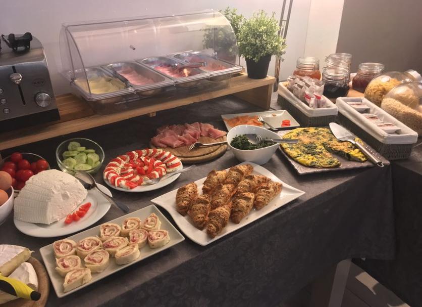 Buffet Photo