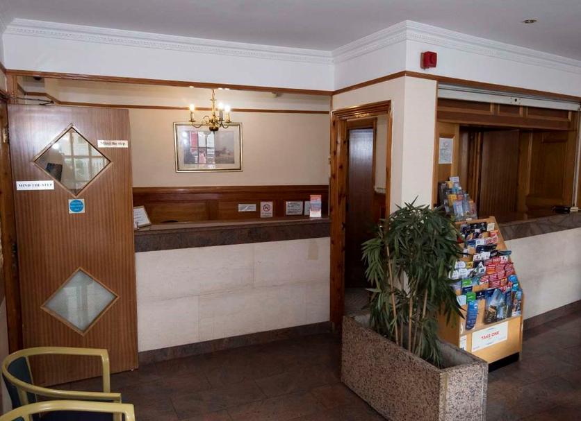 Front desk Photo