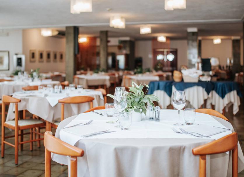 Banquet hall Photo