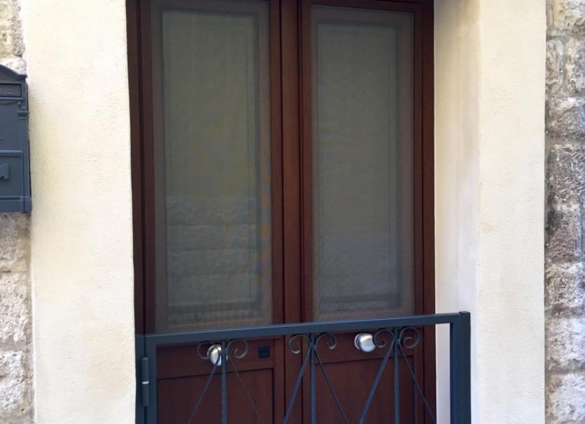 Hotel entrance Photo