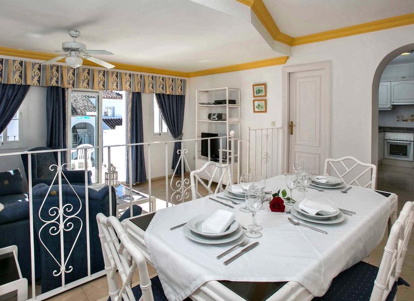 Dining room Photo