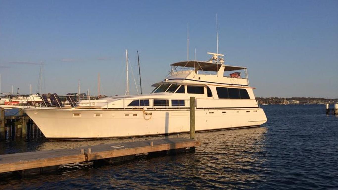 Ocean Romance Dockside Bed & Breakfast Yacht