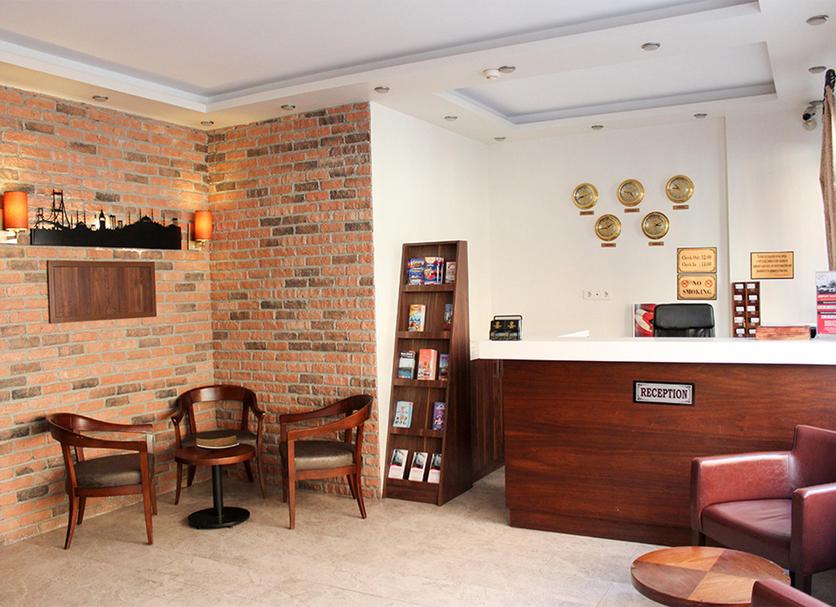 Front desk Photo